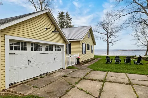 215 Lakeview Drive North Hero VT 05747