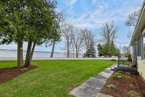 215 Lakeview Drive North Hero VT 05747