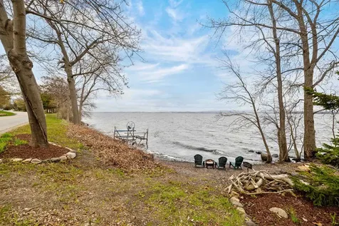 215 Lakeview Drive North Hero VT 05747