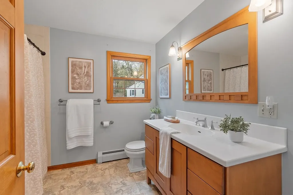 6 Pinehurst Avenue Nashua NH 03062