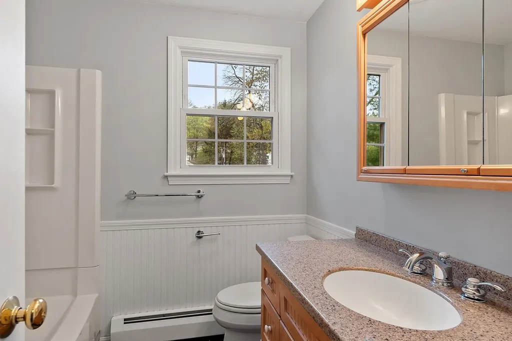 6 Pinehurst Avenue Nashua NH 03062