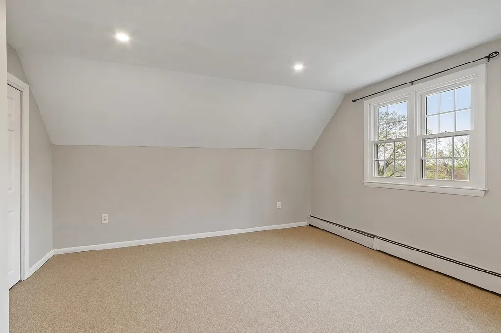 6 Pinehurst Avenue Nashua NH 03062