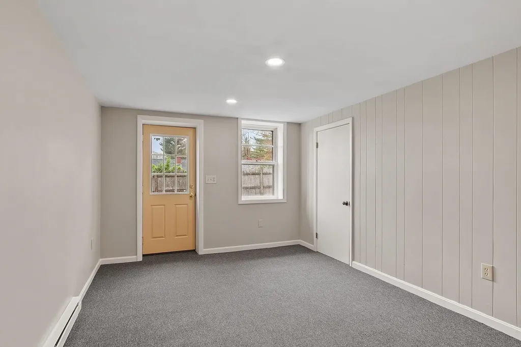 6 Pinehurst Avenue Nashua NH 03062