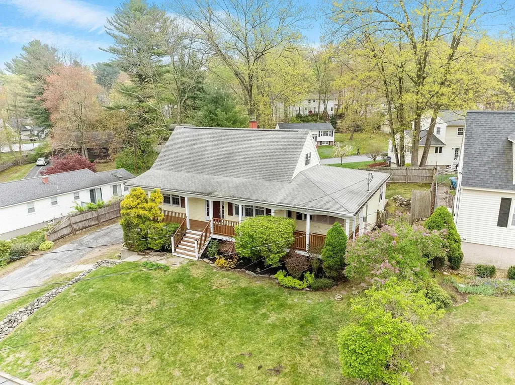 6 Pinehurst Avenue Nashua NH 03062