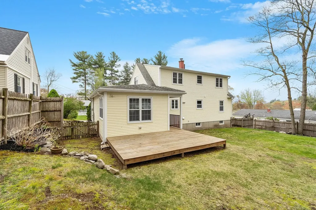 6 Pinehurst Avenue Nashua NH 03062