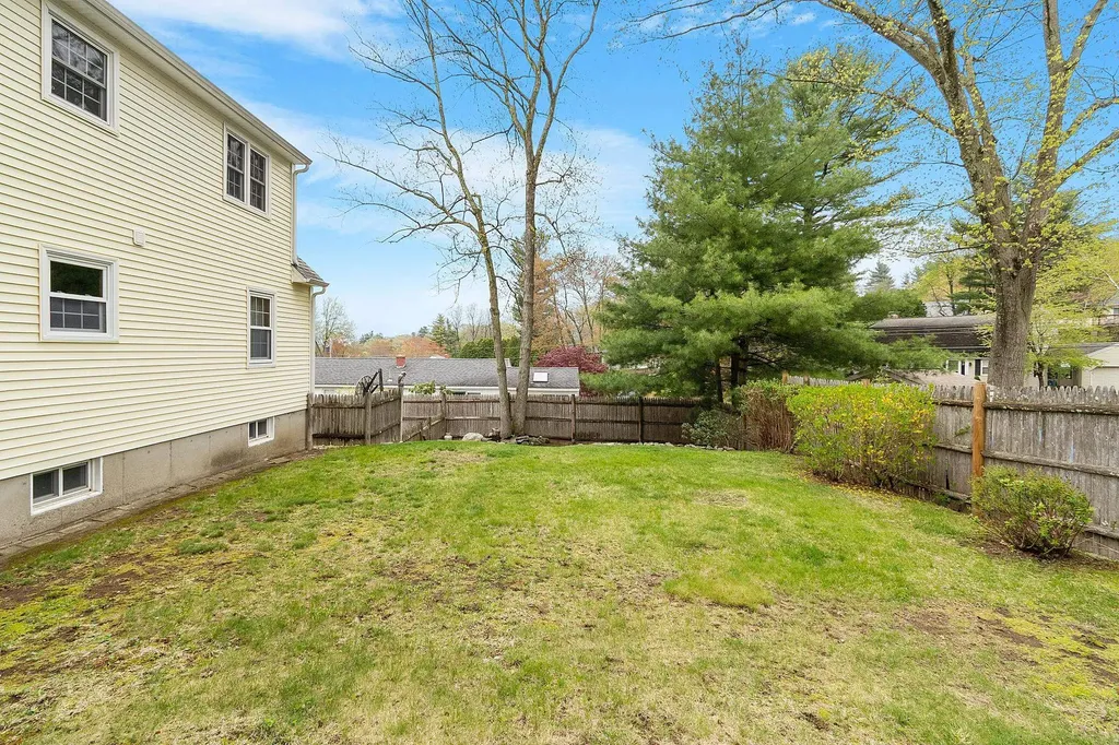 6 Pinehurst Avenue Nashua NH 03062