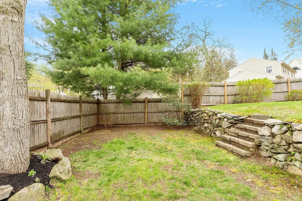 6 Pinehurst Avenue Nashua NH 03062