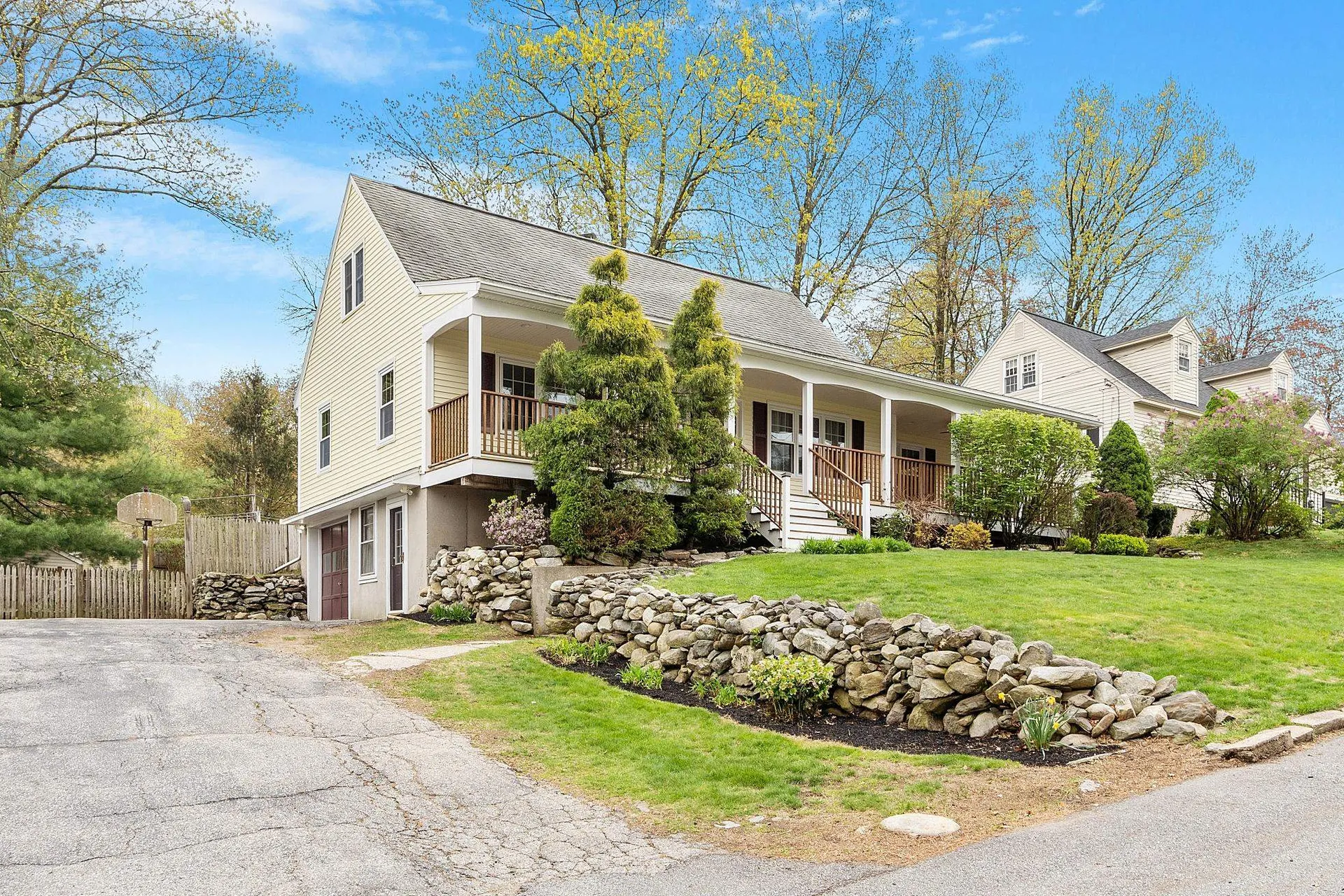 6 Pinehurst Avenue Nashua NH 03062