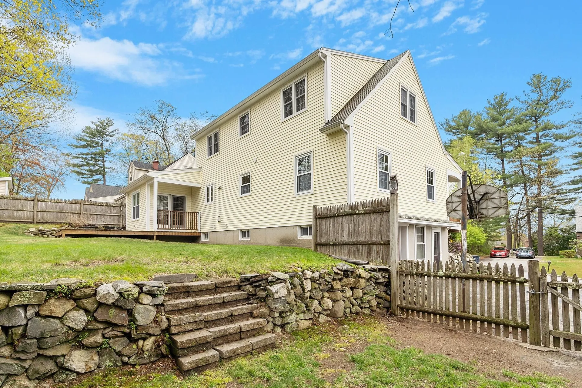 6 Pinehurst Avenue Nashua NH 03062