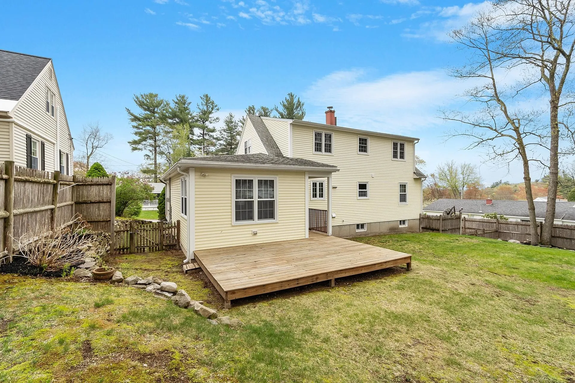 6 Pinehurst Avenue Nashua NH 03062