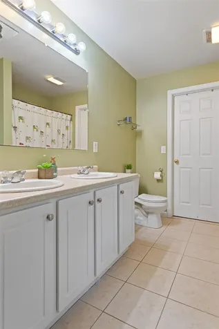32 Godfrey Lane Fremont NH 03044