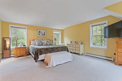 32 Godfrey Lane Fremont NH 03044