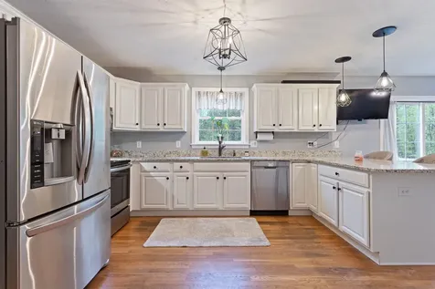 32 Godfrey Lane Fremont NH 03044
