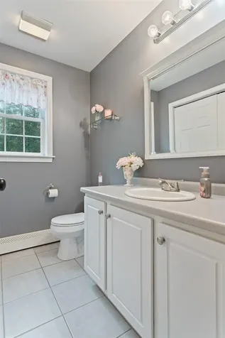 32 Godfrey Lane Fremont NH 03044