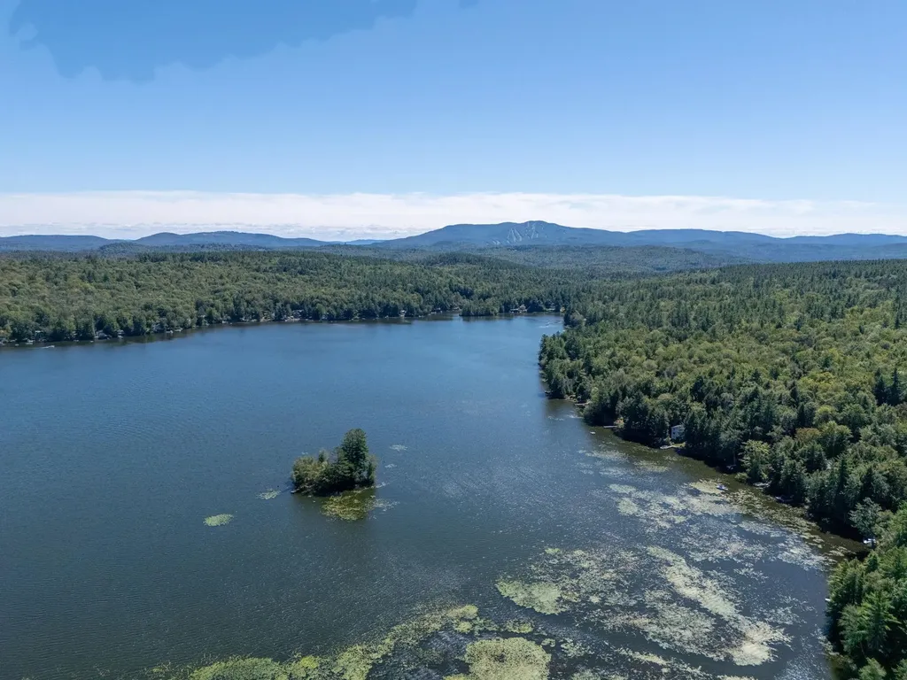 28 North Shore Road Sunapee NH 03782