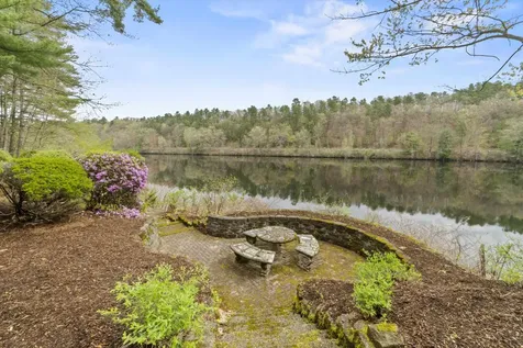 6 Hidden Ranch Drive Hooksett NH 03106
