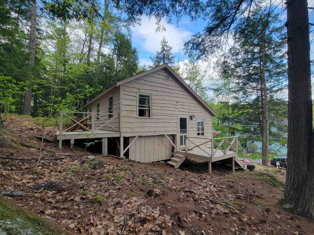 22 Hemlock Lane Hebron NH 03241