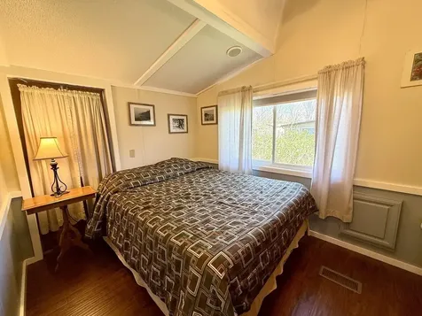 15 Whites Lane Grand Isle VT 05458