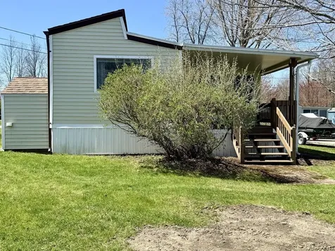 15 Whites Lane Grand Isle VT 05458