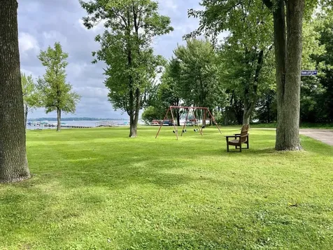 15 Whites Lane Grand Isle VT 05458