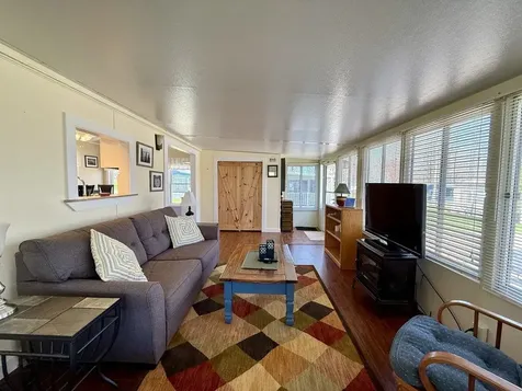 15 Whites Lane Grand Isle VT 05458