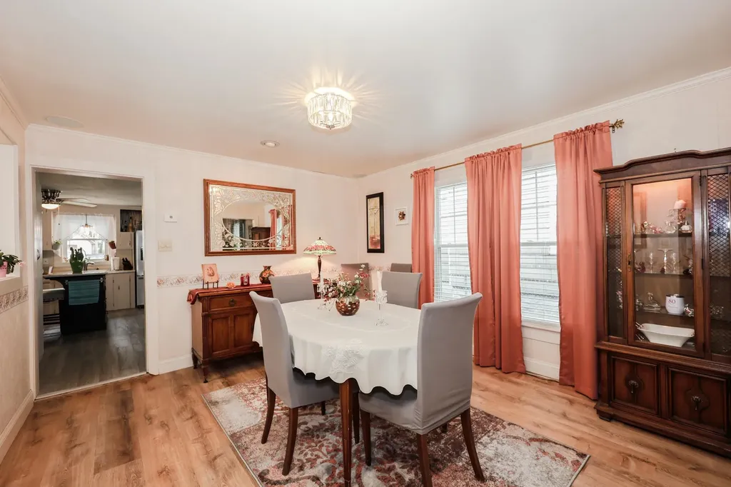 10 Russell Street Manchester NH 03104