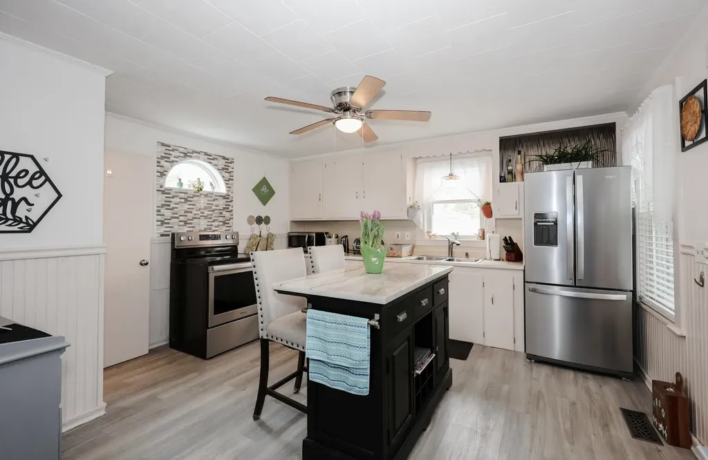 10 Russell Street Manchester NH 03104