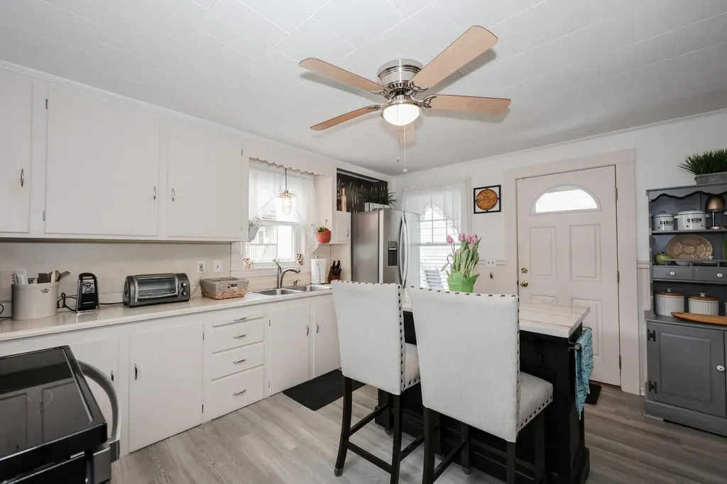 10 Russell Street Manchester NH 03104