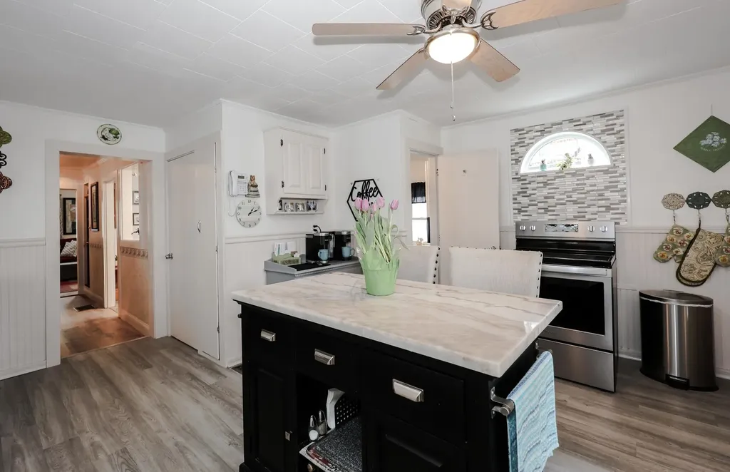 10 Russell Street Manchester NH 03104