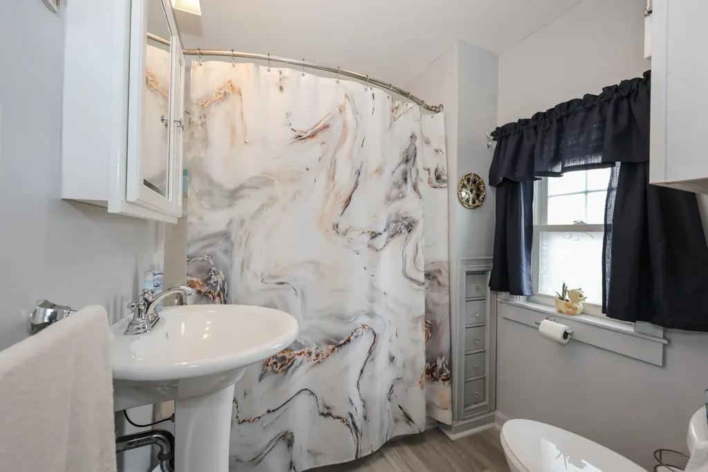 10 Russell Street Manchester NH 03104