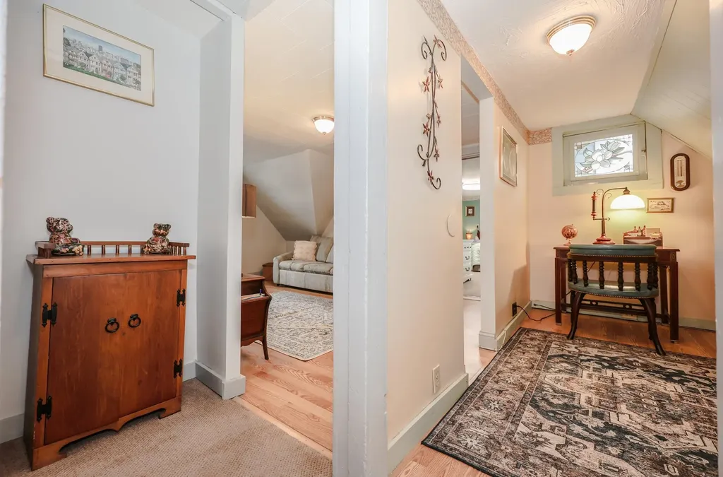 10 Russell Street Manchester NH 03104