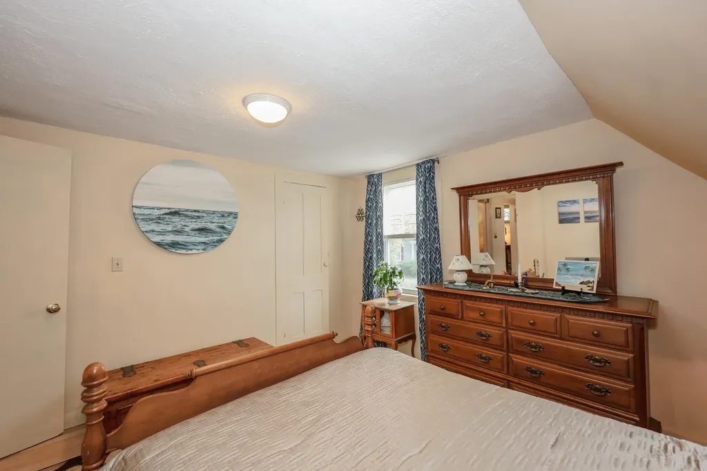 10 Russell Street Manchester NH 03104