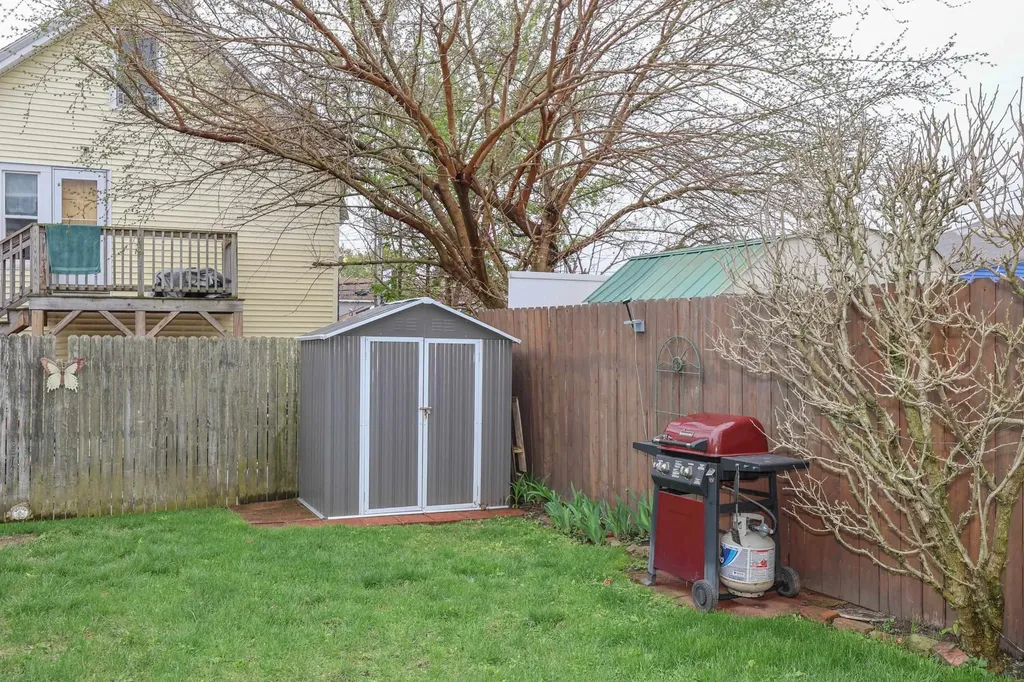 10 Russell Street Manchester NH 03104