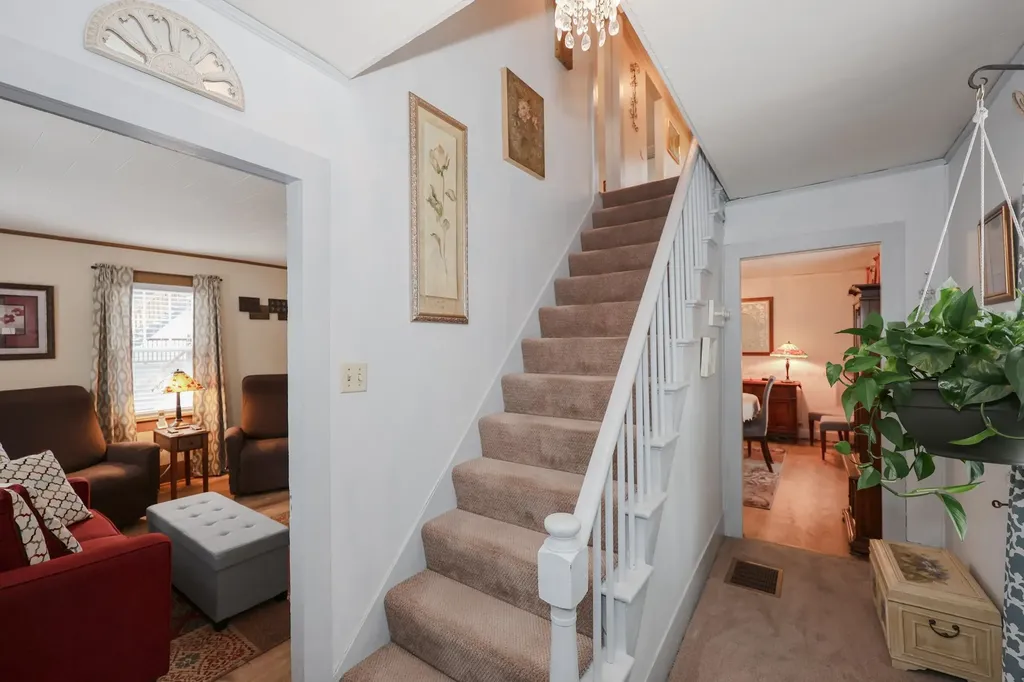 10 Russell Street Manchester NH 03104