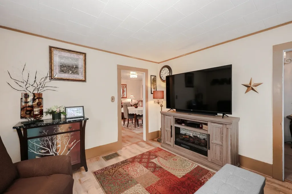 10 Russell Street Manchester NH 03104