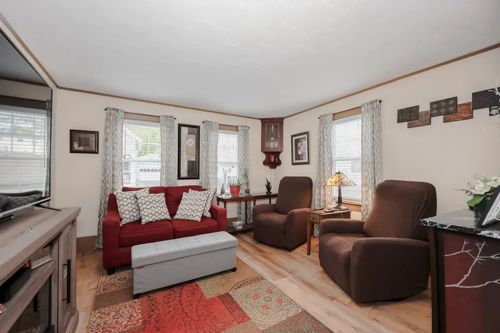 10 Russell Street Manchester NH 03104