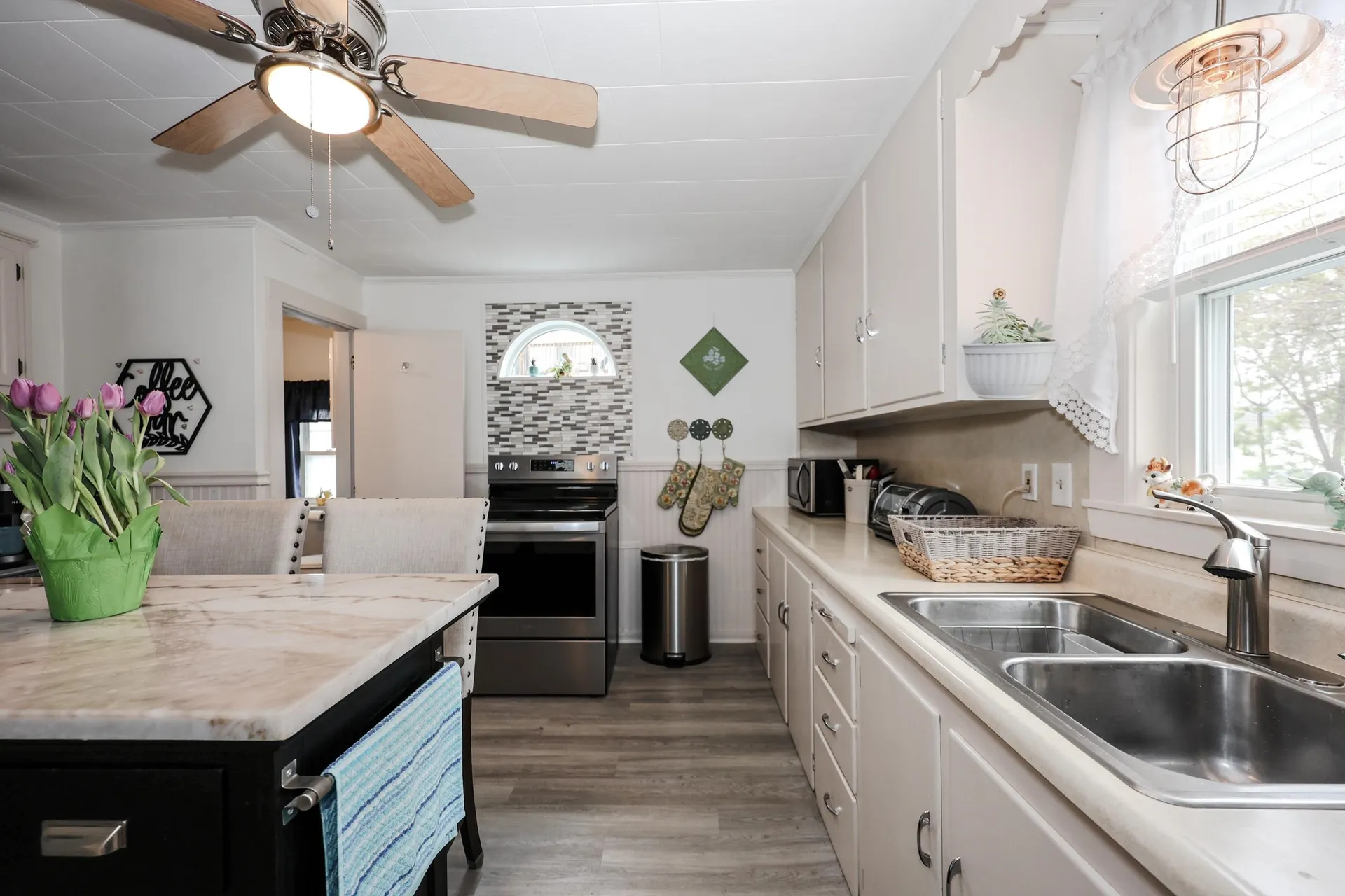 10 Russell Street Manchester NH 03104