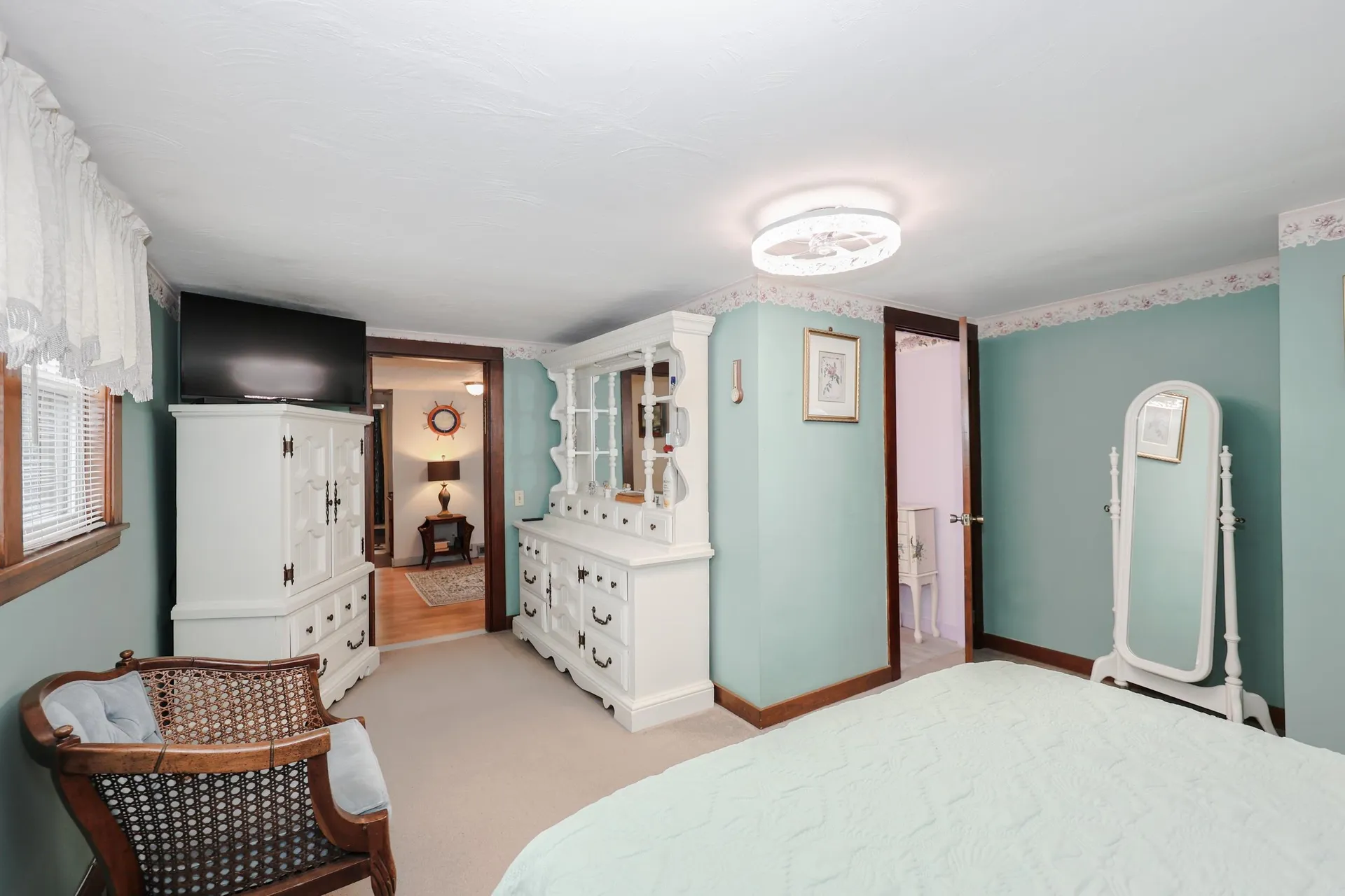 10 Russell Street Manchester NH 03104