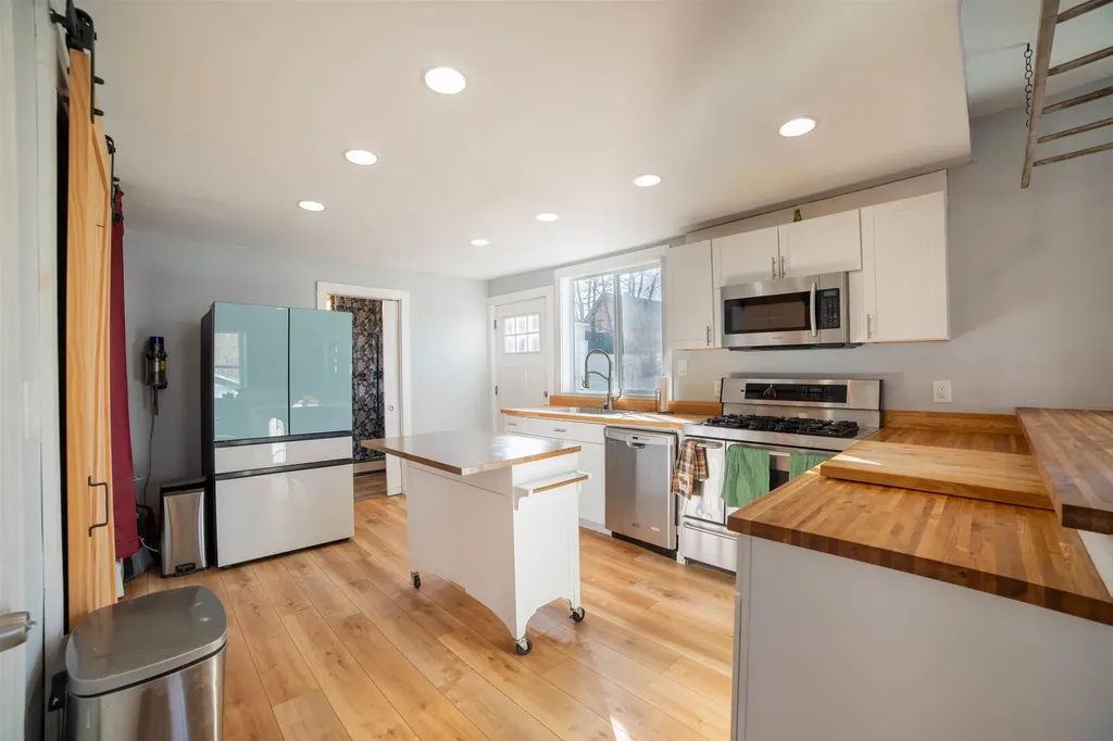 12 Friendship Street Rochester NH 03867