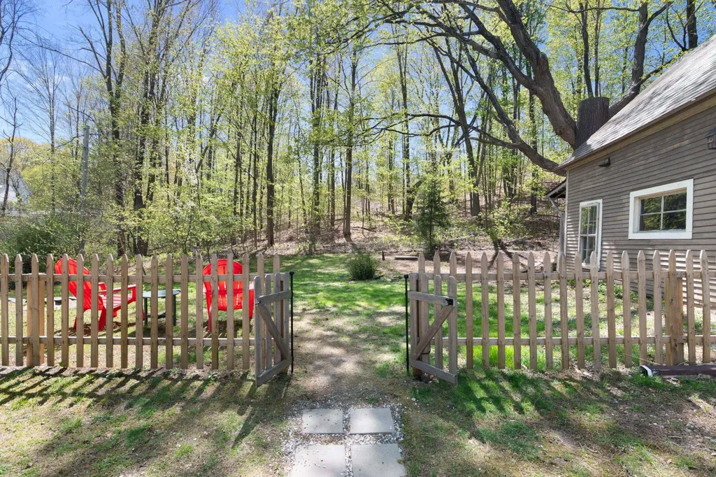 108 Chestnut Street Brattleboro VT 05301