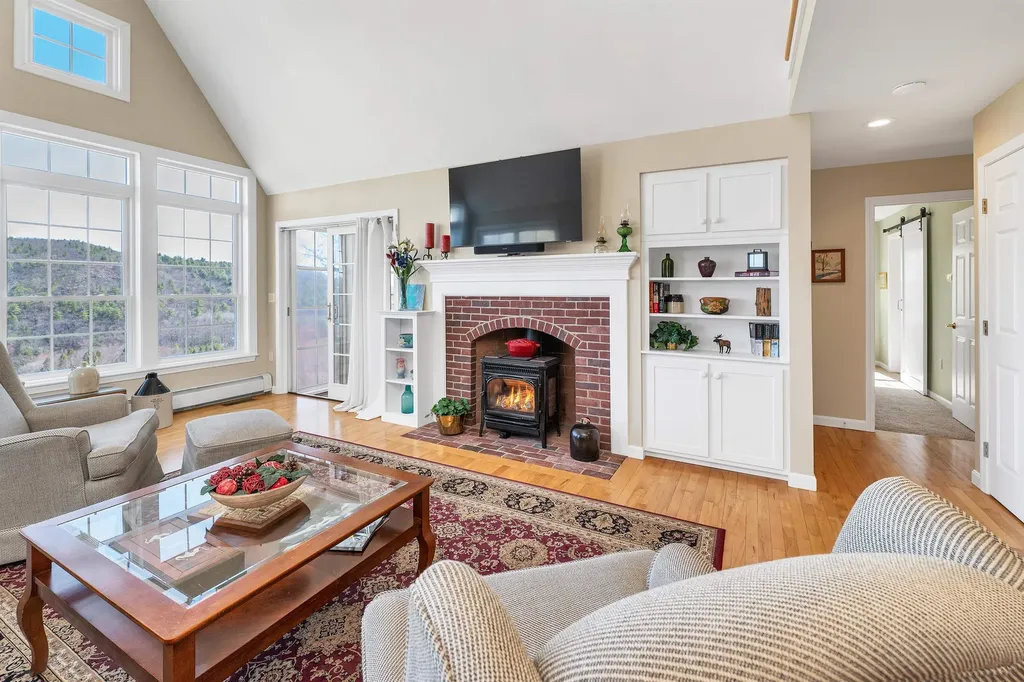 28 Lake View Drive New Hampton NH 03256