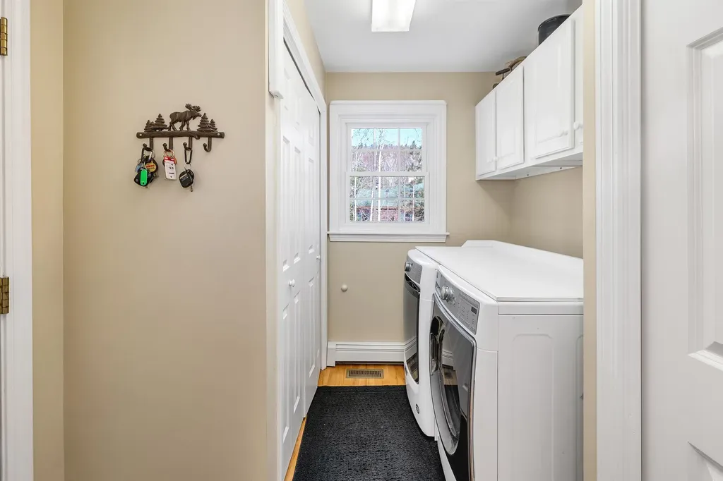 28 Lake View Drive New Hampton NH 03256