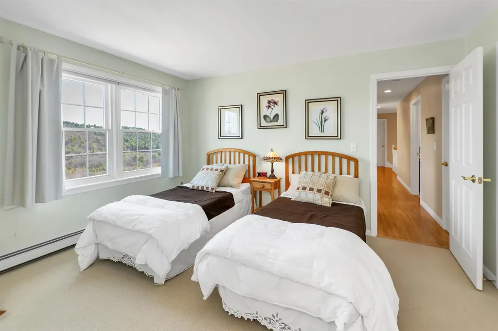 28 Lake View Drive New Hampton NH 03256