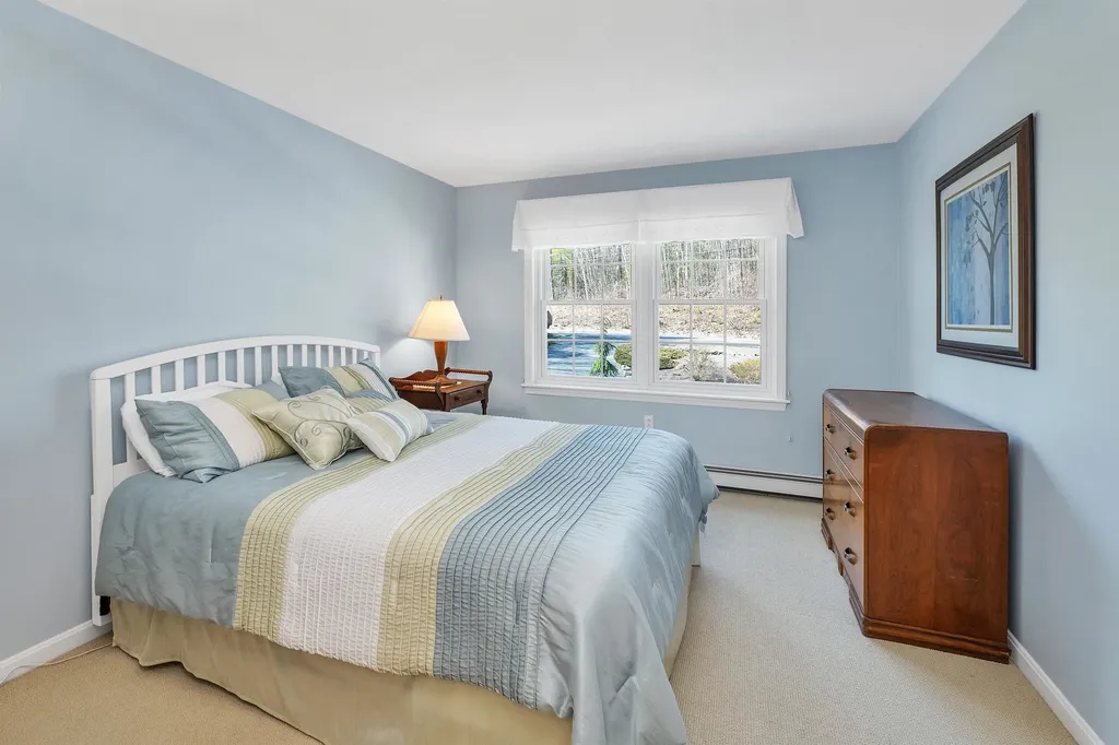 28 Lake View Drive New Hampton NH 03256