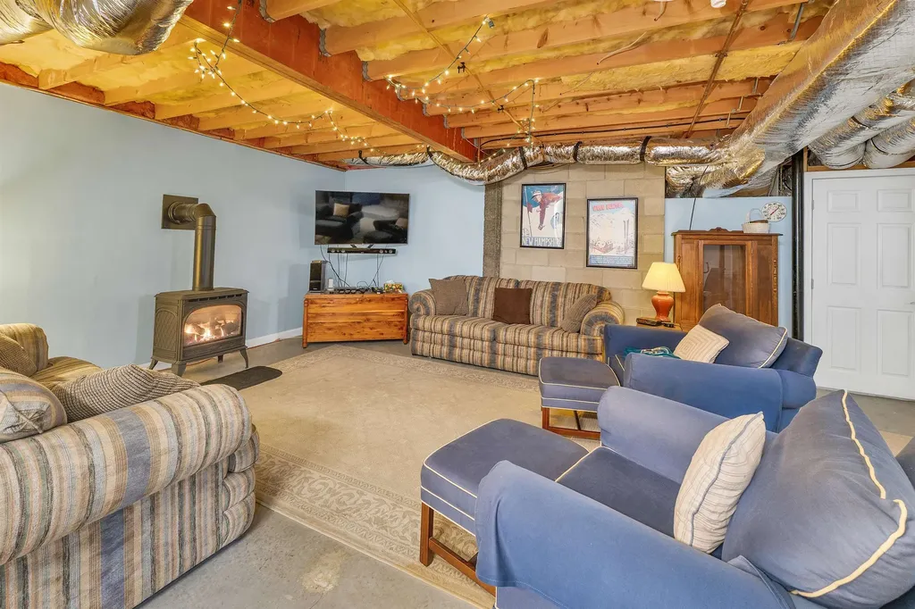 28 Lake View Drive New Hampton NH 03256