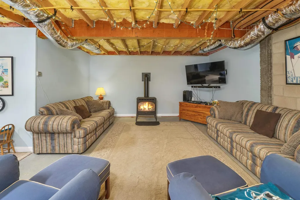 28 Lake View Drive New Hampton NH 03256