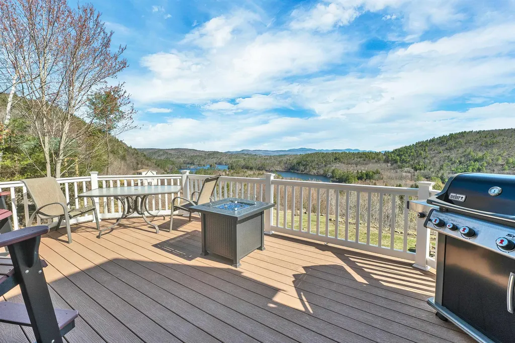 28 Lake View Drive New Hampton NH 03256