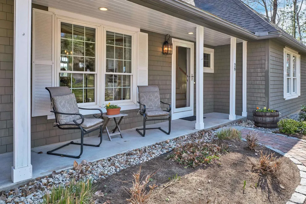 28 Lake View Drive New Hampton NH 03256