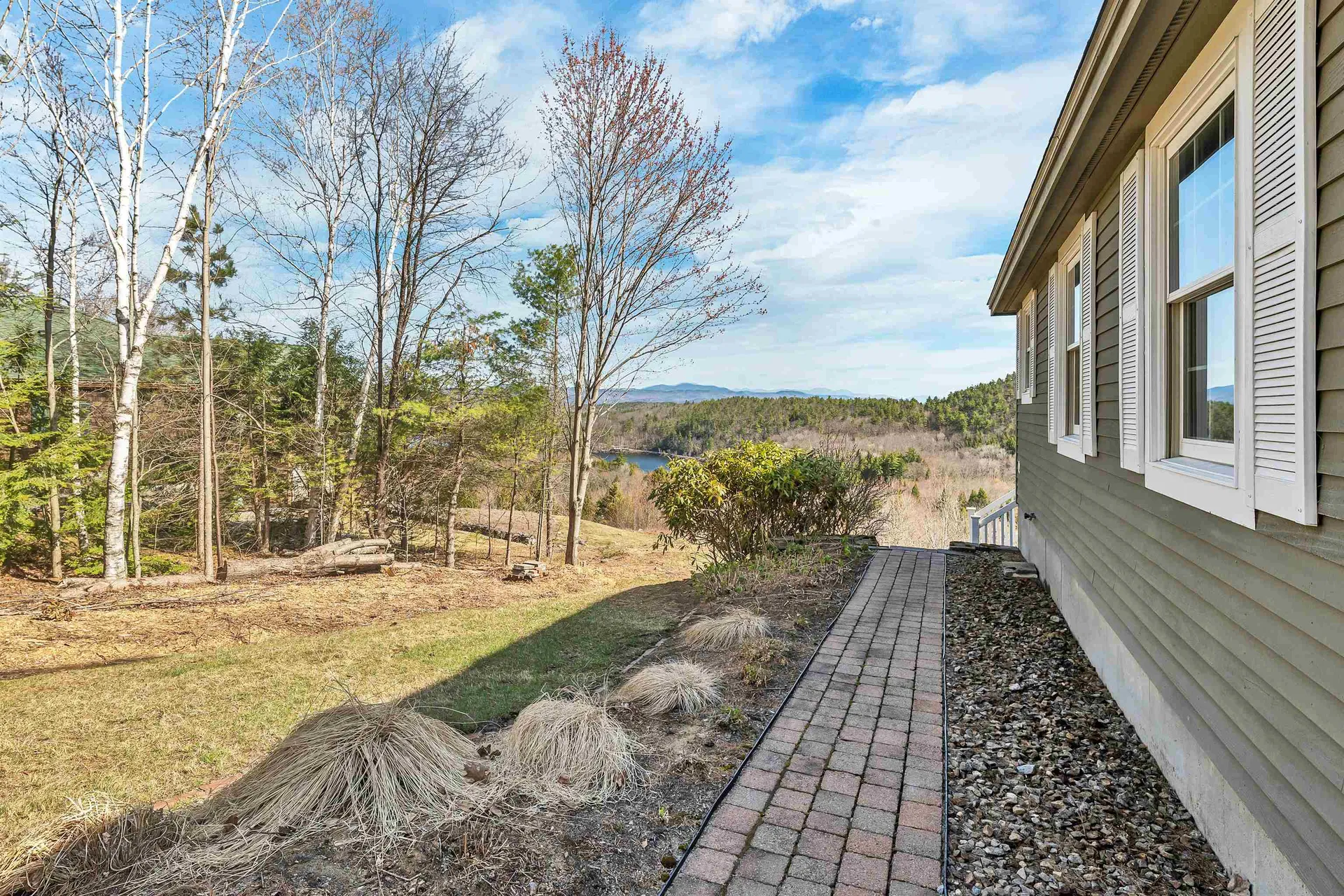 28 Lake View Drive New Hampton NH 03256