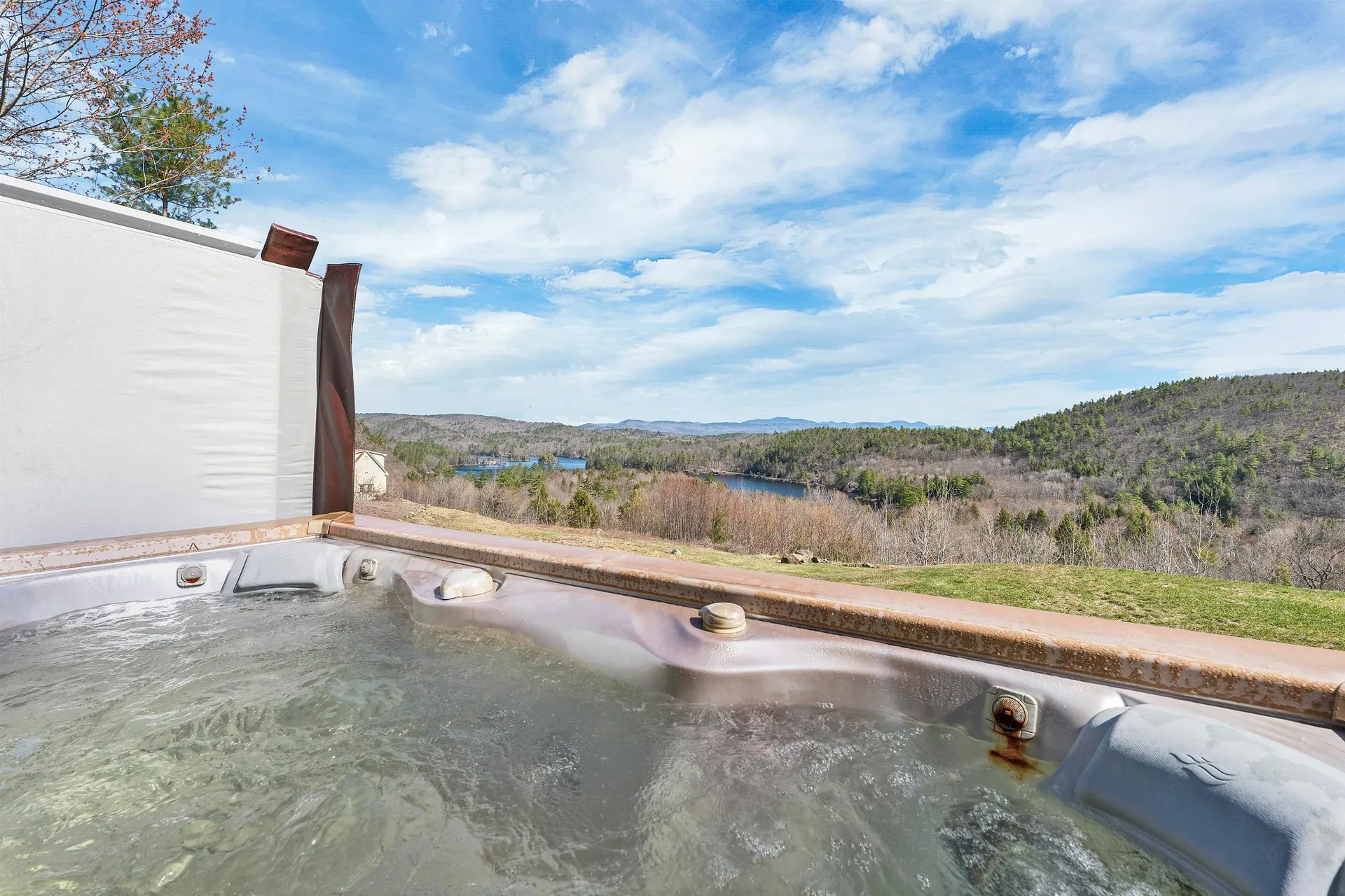 28 Lake View Drive New Hampton NH 03256